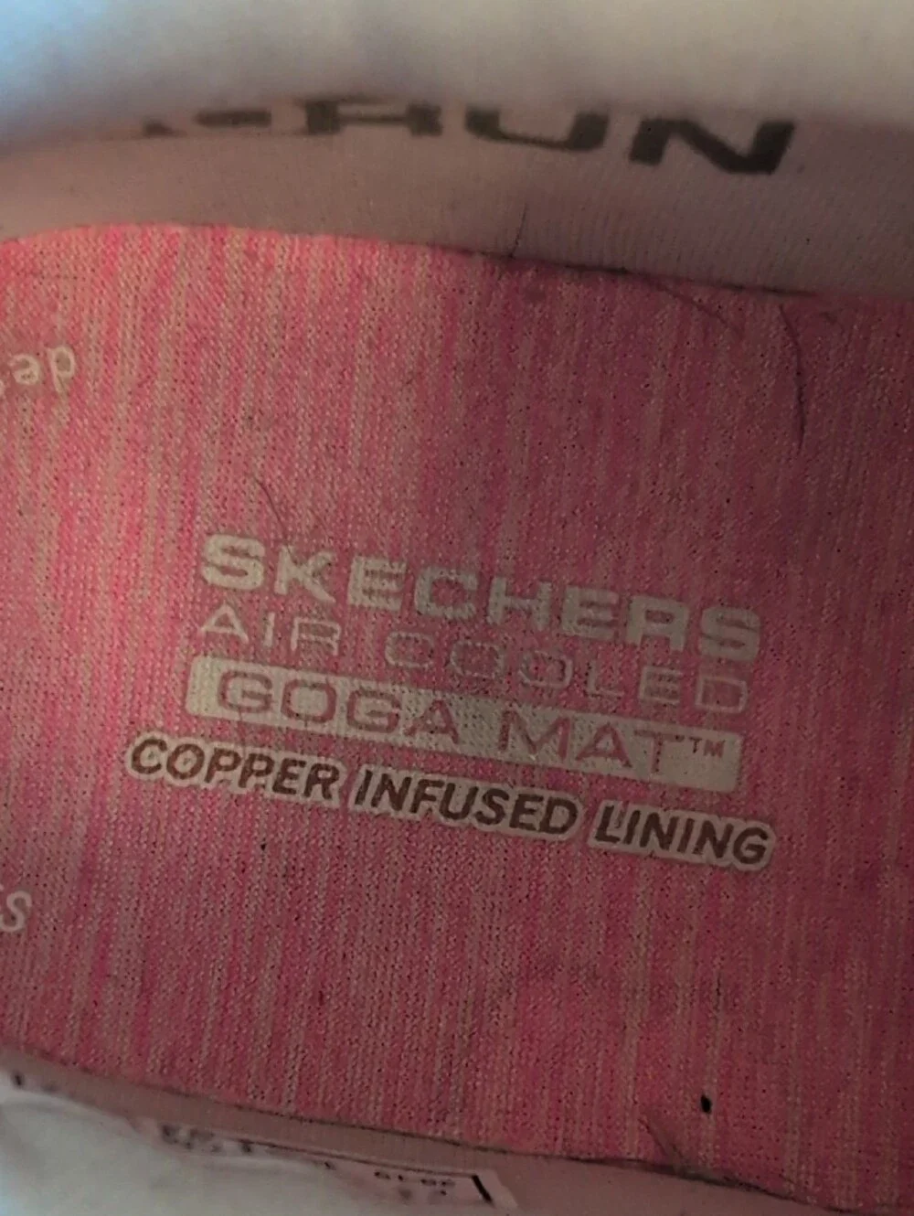 Skechers Max Cusioning Air Cooled Goga Mat Elite 2.0 Athletic Shoes 7       604A